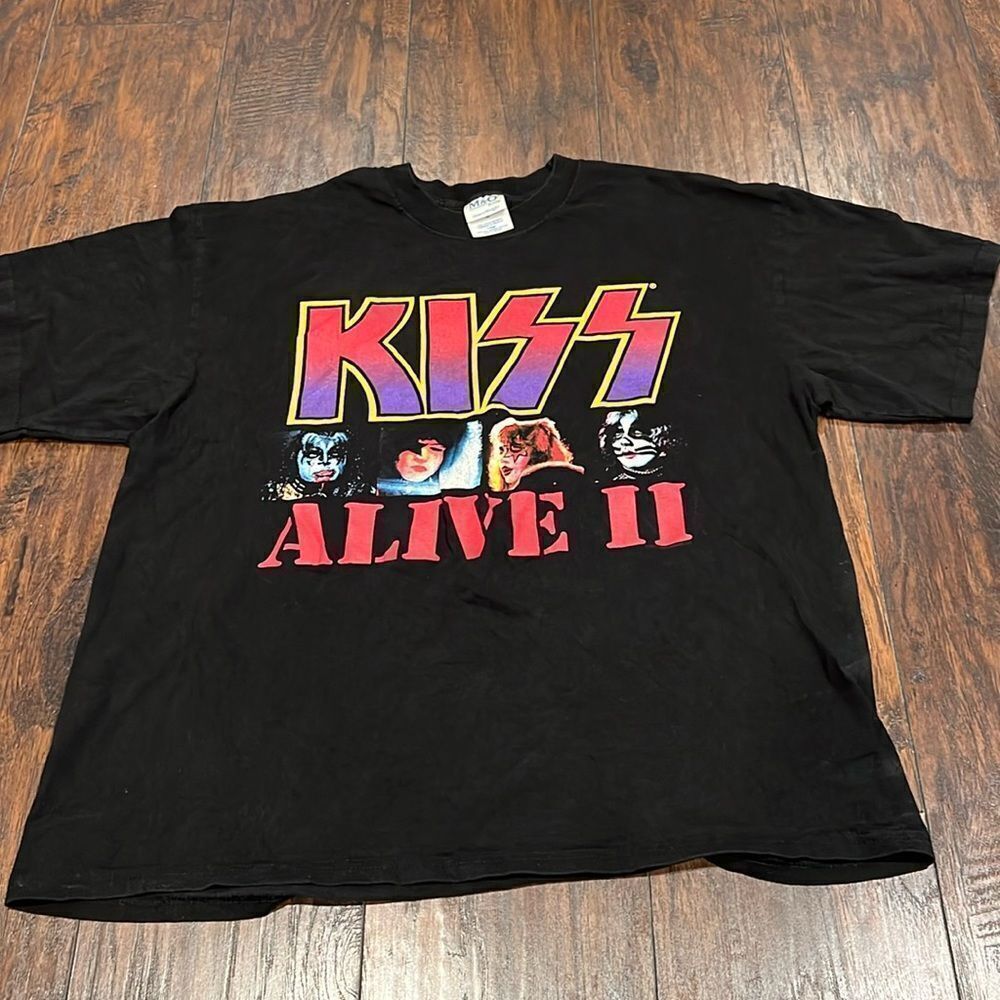 KISS - Alive II  Shirt Size XL Authentic KISS T *Rare* good condition needs wash